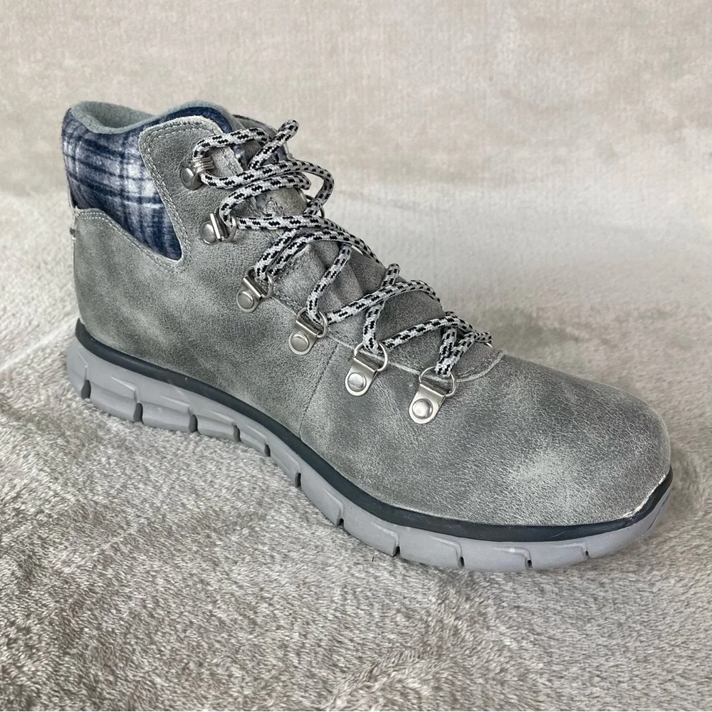 Skechers lightly worn